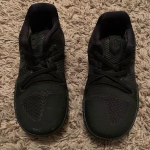 Kyrie 3 little boys 10c toddler